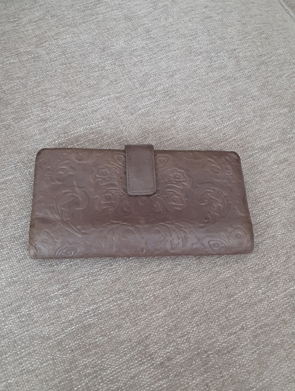 Hobo Embossed leather Wallet